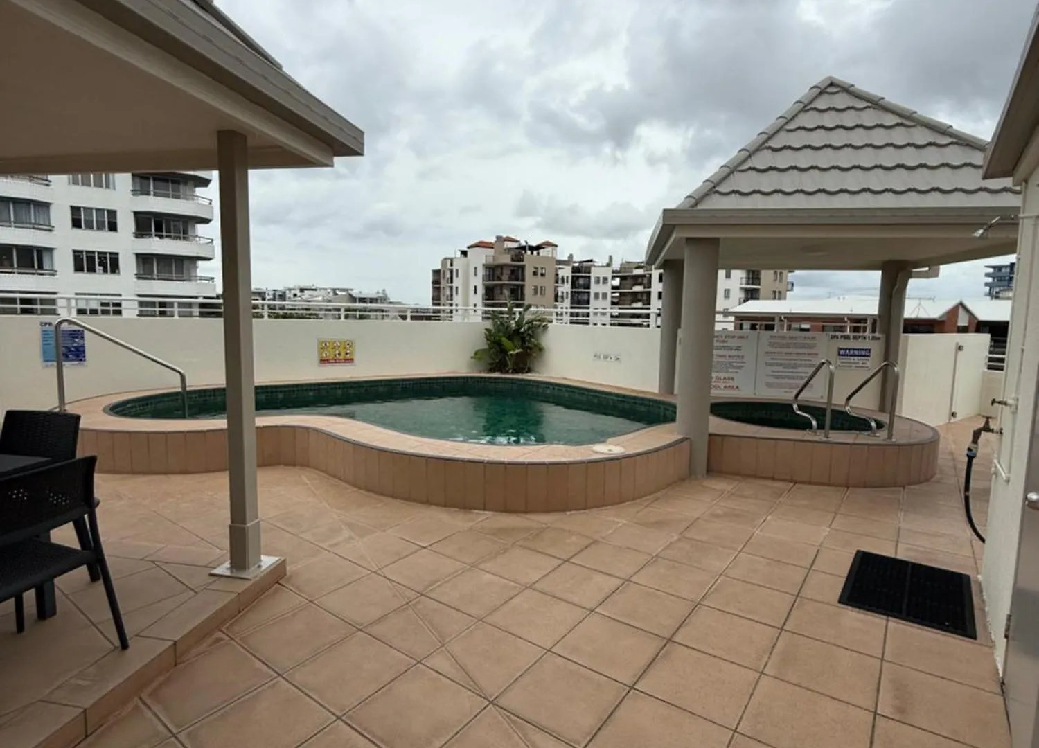 Superior One-Bedroom Penthouse With Ocean Views & Exclusive Rooftop Mooloolaba Apartment