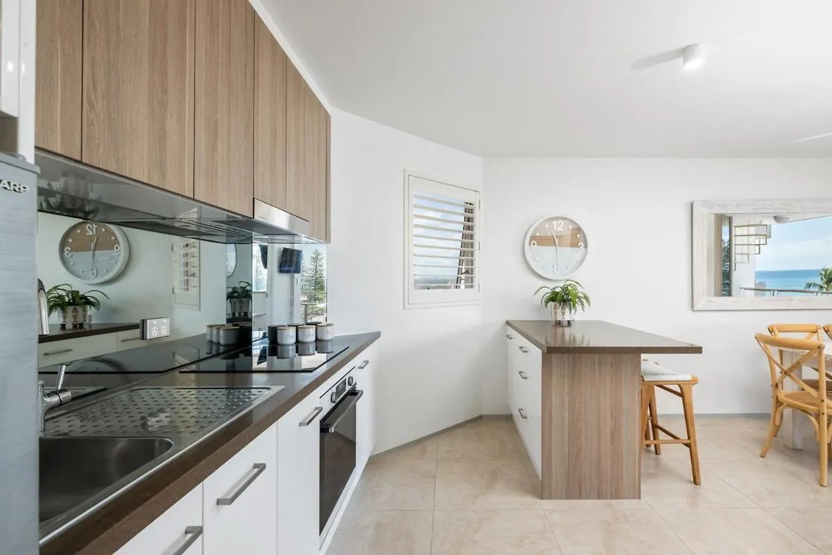 Superior One-Bedroom Penthouse With Ocean Views & Exclusive Rooftop Mooloolaba Apartment
